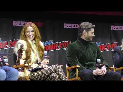 Видео: (2022.10.09) Панель "Винчестеров" на Нью-Йоркском Комик-коне (общий план) русс саб