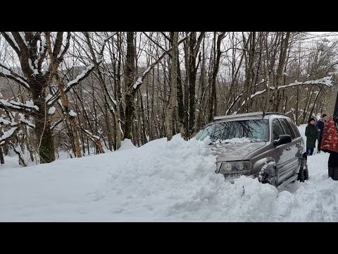 Видео: Очень много снега. Заснеженная дорога на ГОЙТХ, едем на Jeep Grand Cherokee.