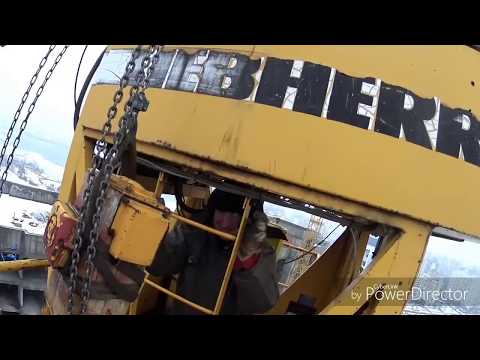 Видео: башенный кран liebherr 112 , грохочет поворотный движок ...