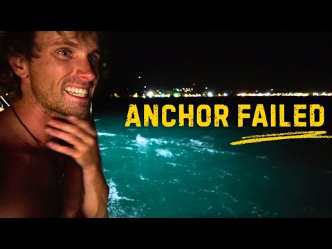 Видео: Штормовое предупреждение! В полночь наш якорь налетел на скалы — Sailing Yabá 286