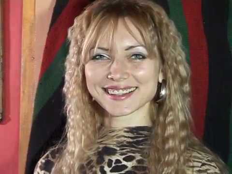 Видео: Gergana Mihova - Ranila e hubava Grozdana | Гергана Михова - Ранила е хубава Гроздана