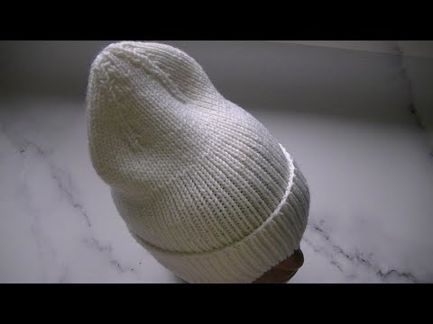 Видео: ВЯЖЕМ ШАПКУ -  ЛУКОВКУ СПИЦАМИ.