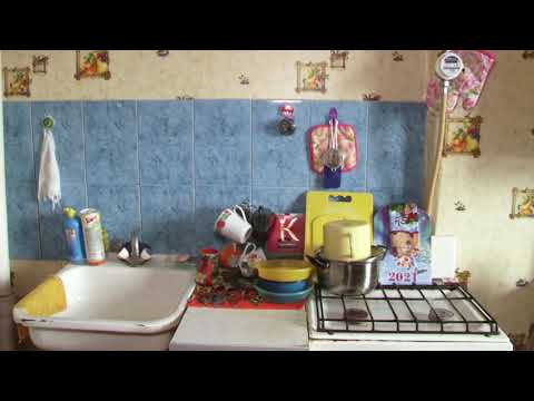 Видео: Приставы выдворили квартиранта