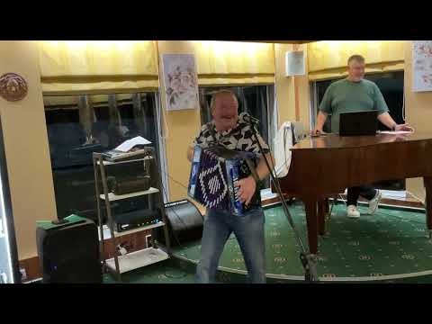 Видео: Как мы Родине служили #отдых #гармонь #песня #песни #любимпеть ##счастье #отдых 