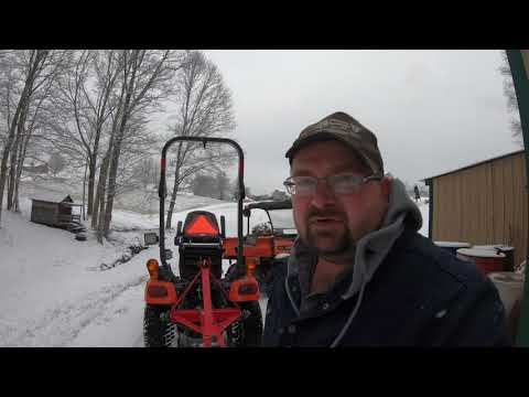 Видео: Советы по уборке снега задним отвалом! Kubota BX2380 и отвал 5 футов.