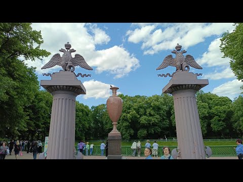Видео: Прогулка по Санкт-Петербургу: Троицкий мост, Летний сад, Михайловский замок.