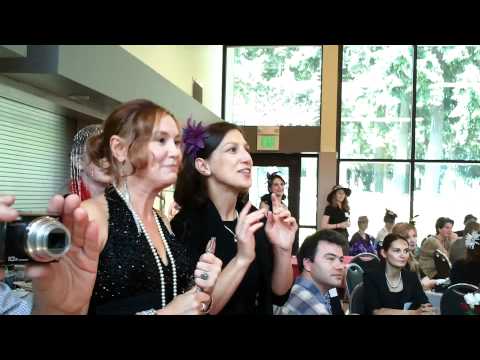 Видео: "В сладкарничката малка" с "Български гласове в Сиатъл"