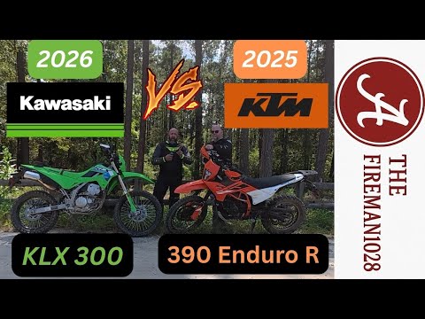 Видео: Kawasaki KLX300 2025 года против KTM 390 Enduro R 2025 года: Часть 1: Сокрушительные гонки на тра...