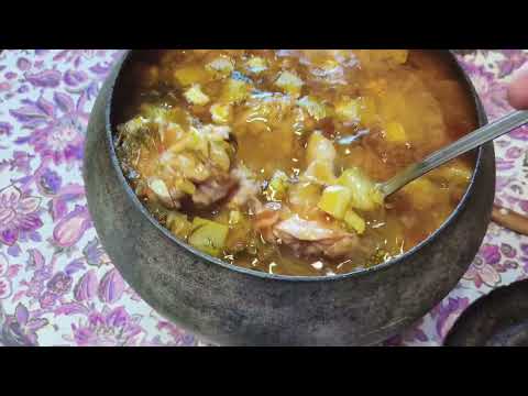 Видео: Бурим воду , обед из печи , клубника на зиму .