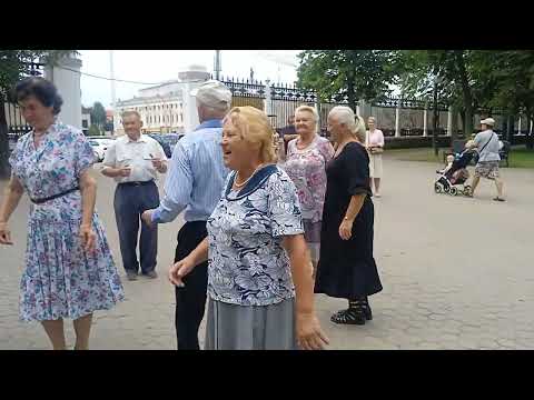 Видео: Вечеринка в парке Гомеля.