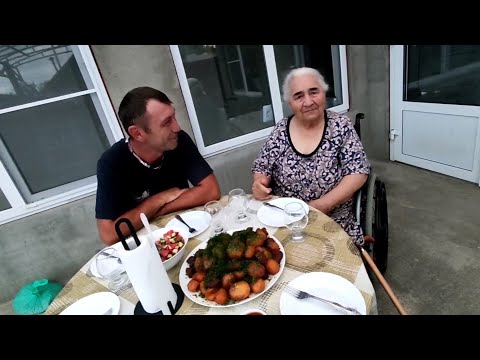 Видео: КАЗАН КЕБАБ ДЛЯ НАШЕЙ ТЕТИ//