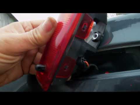 Видео: Дача Логан неисправность омывателя задней двери, заднего стекла