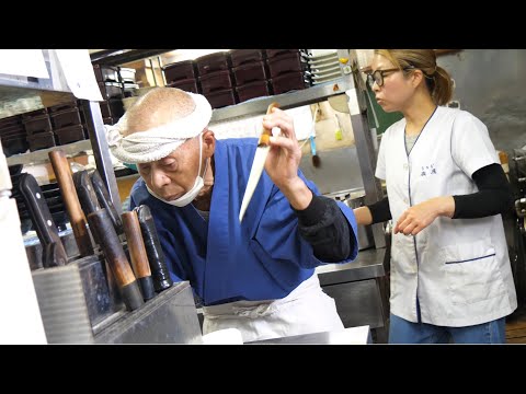 Видео: Исторический ресторан «Унаги» под руководством пожилого шеф-повара в очках — настоящий хит!