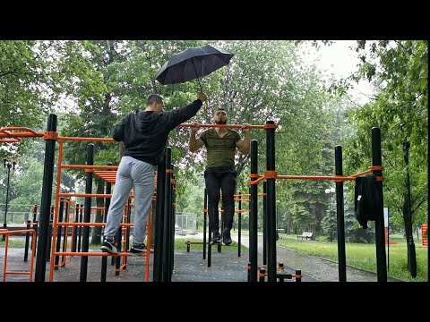 Видео: Экстремальный воркаут: заруба на районе! Подтягивания