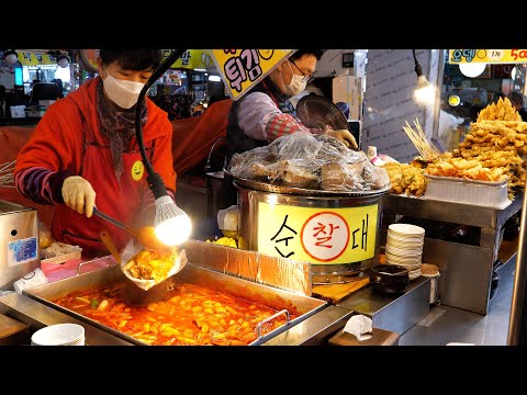 Видео: Tteokbokki заставляет нас улыбаться, Корейская колбаса (мороженое), жареная во фритюре | Корейская 