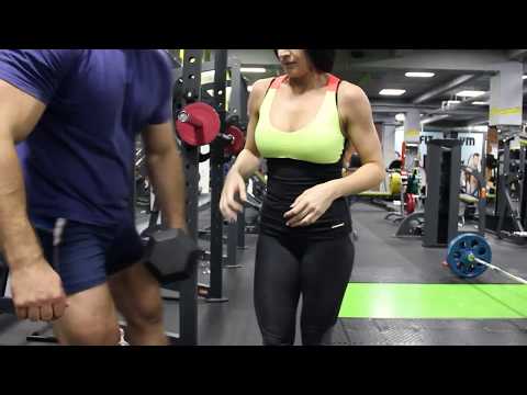 Видео: Фронтальные приседания - техника выполнения