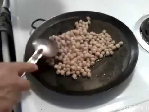 Видео: Как жарить сухой нут (бараний горох)