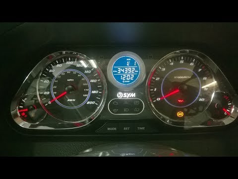 Видео: Maxsym 600 Лампы LED и подготовка к Мото-сезону