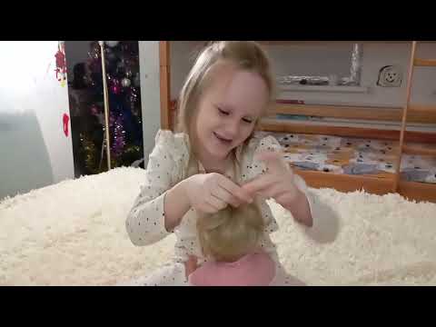 Видео: Игра В Семью Папу, Маму, 6 Детей И Няню-Робота. Ариночка Играет Маму и Няню-Робота