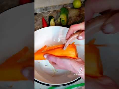 Видео: куриные филе с грибами под соусом бешамель, подойдёт с любым гарниром