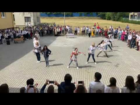 Видео: Танець вчителів на Останньому Дзвонику 2021 р. Класична гімназія, м. Львів