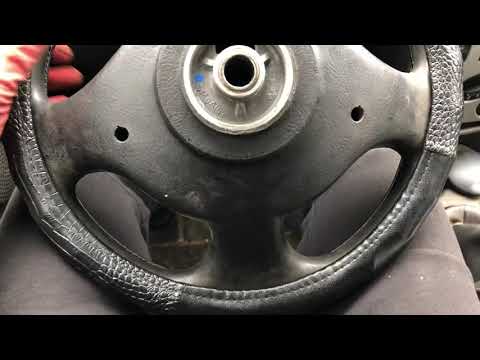 Видео: Как снять руль на Renault Logan