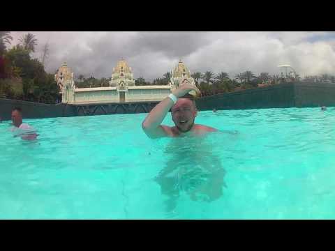Видео: Siam Park искусственные волны.