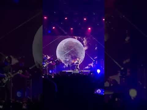 Видео: Рита Дакота - Мы два, но одно