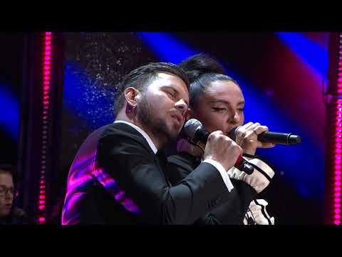 Видео: Интарс Бусулис, Елена Ваенга - Нева (Laima Rendez Vous Jūrmala 20.07.2017)