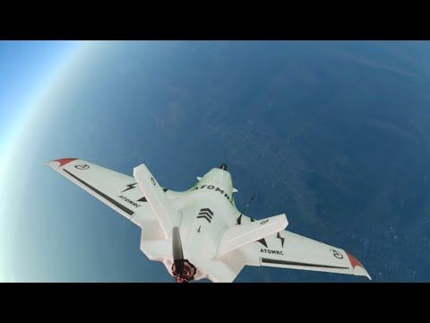 Видео: Пикирую с огромной высоты на ATOMRC Dolphin ! Как высоко взлетит ?