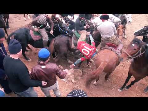 Видео: Исмат  пахлавони Ери ва Усмон пахлавони Дашти Кози. Солим 5000 хазору 100 сомони. Улок. Бузкаши .