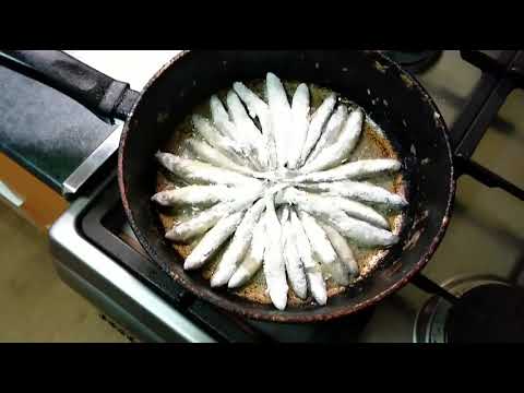 Видео: Корюшка. Способ, как быстро, легко, а главное вкусно пожарить мелкую рыбку.