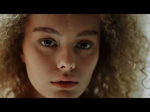 Видео: ЖИВЕЙ СИ, МОМИЧЕ...