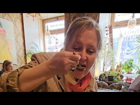 Видео: Сестра впервые в индийском ресторане "Кашмир". СПб. Храм Владимирской Божьей Матери. Святой Лука.