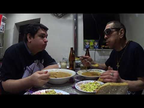 Видео: Ужинаем с Батей гороховым супом, приветы часть 10