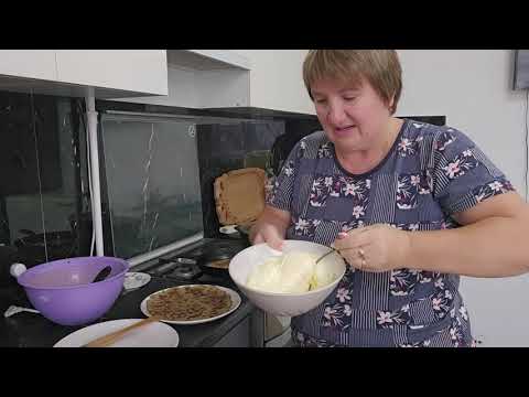 Видео: И все таки мы едем к родителям пеку печёночный торт 