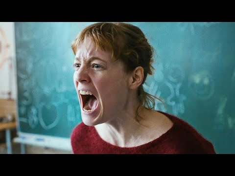 Видео: Учительница СХОДИТ С УМА из-за учеников, воровства, бюрократии и других учителей