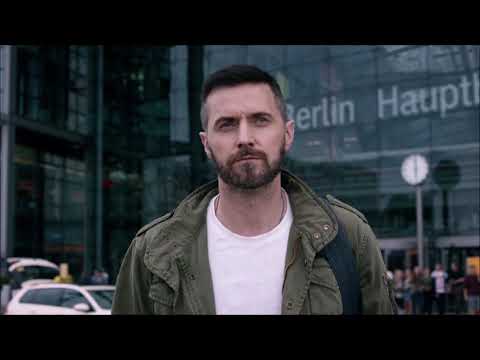 Видео: Песенка про Джеймса Бонда / Berlin Station