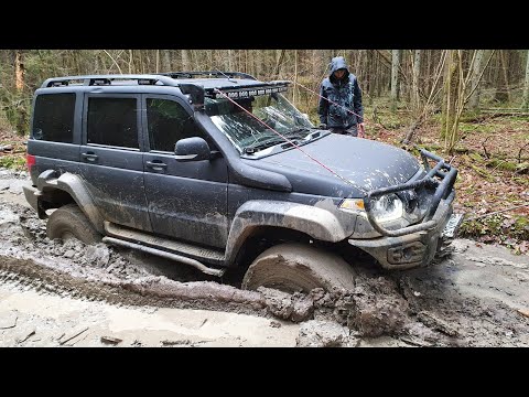 Видео: УАЗ и Лексус на 42 колесах! Рубимся вместе с гигантами