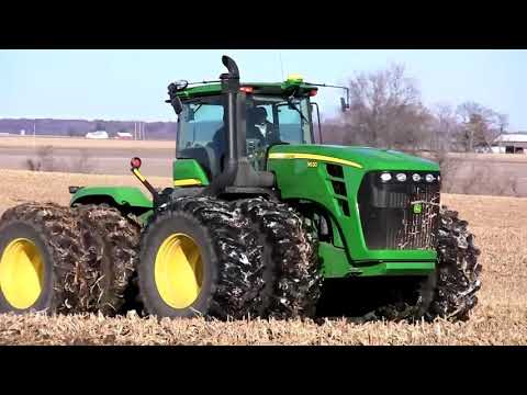 Видео: Работа трактора John Deere 9560R и 9530 в поле. Видеосюжет.