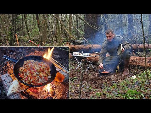 Видео: Еда на костре. Готовим в лесу бобы с овощами