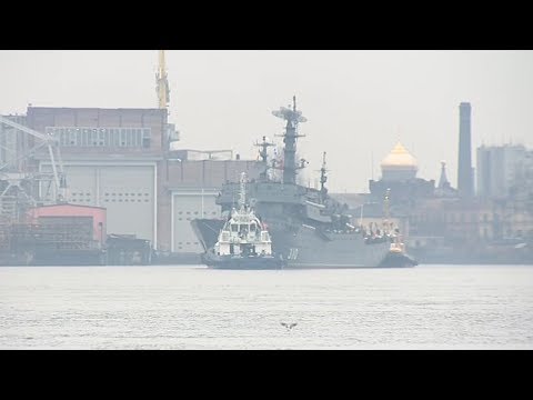 Видео: Учебный корабль «Перекоп» вернулся в Санкт- Петербург из похода