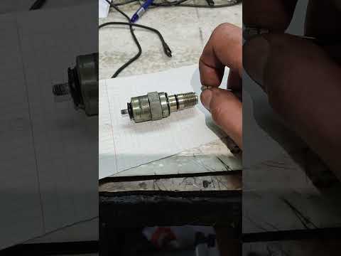 Видео: 4м40 замена сетки обратного клапана на тнвд.