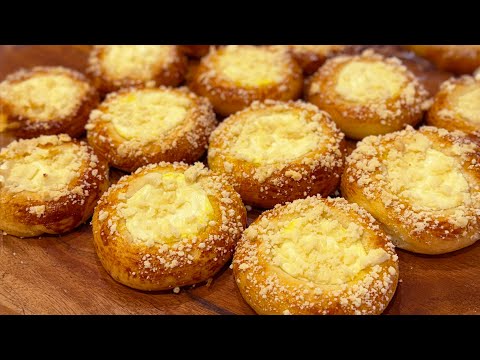 Видео: Вкусные МЯГКИЕ Булочки с НЕЖНЫМ Сладким Сыром! 🥯✨