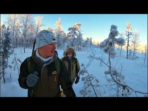 Видео: День 24. Мороз крепчал, но мы продолжали походы и стройку. Колдовство с огнём. Следы и тесты.