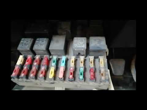 Видео: Не горят стоп-сигналы.