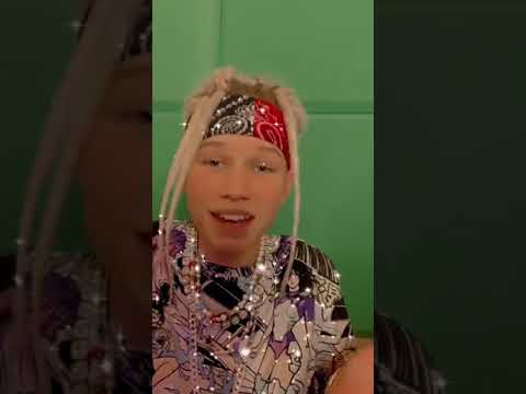 Видео: 🔔 #Эфир: @ivanstarmusic 👨‍🦳  → #поёт 🎤,  #играет 🎶  #на #гитаре 🎻  | 05.11.2021