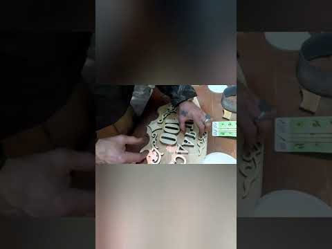 Видео: Резьба или выжигание нихромом таблички на дом. ч.3( carving or burning nichrome plates on the houze)