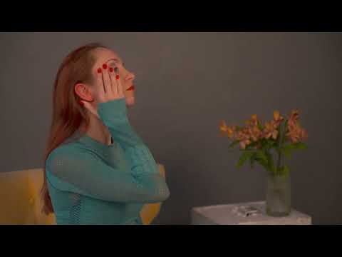 Видео: Массаж и упражнения от головной боли и напряжения в шее | Ирина Джурич