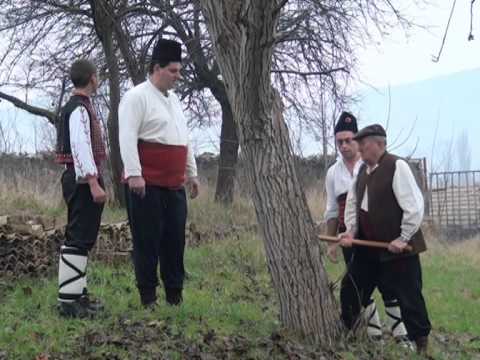 Видео: Бъдни вечер - НЧ "Пробуда-1928" село Ломци 2014